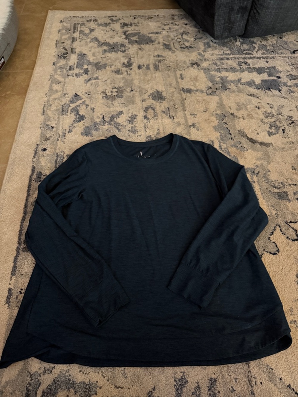 Women’s Crewneck Long-Sleeve Shirt - Navy